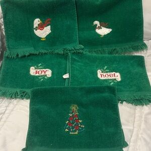 VTG Festive Green Holiday Towels Set